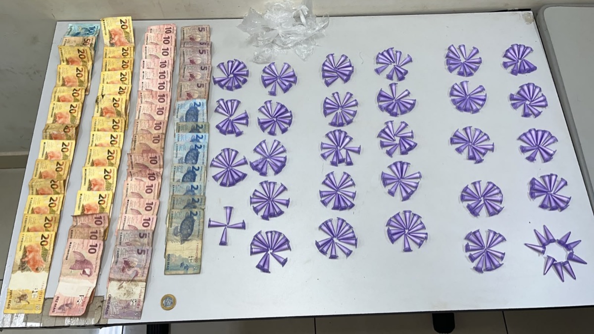 PM prende homem com mais de 230 pinos de cocaína e dinheiro no Jardim São Rafael ll