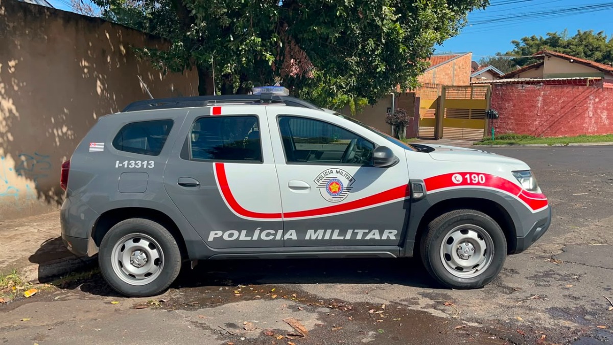 Homem é baleado após tentar tomar arma de PM no Laura Molina