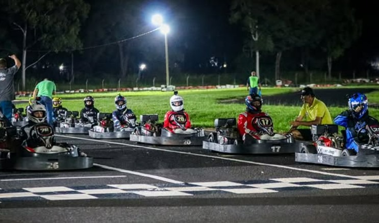 Kartódromo de Araraquara tem final de semana agitado com corridas noturnas; veja horários