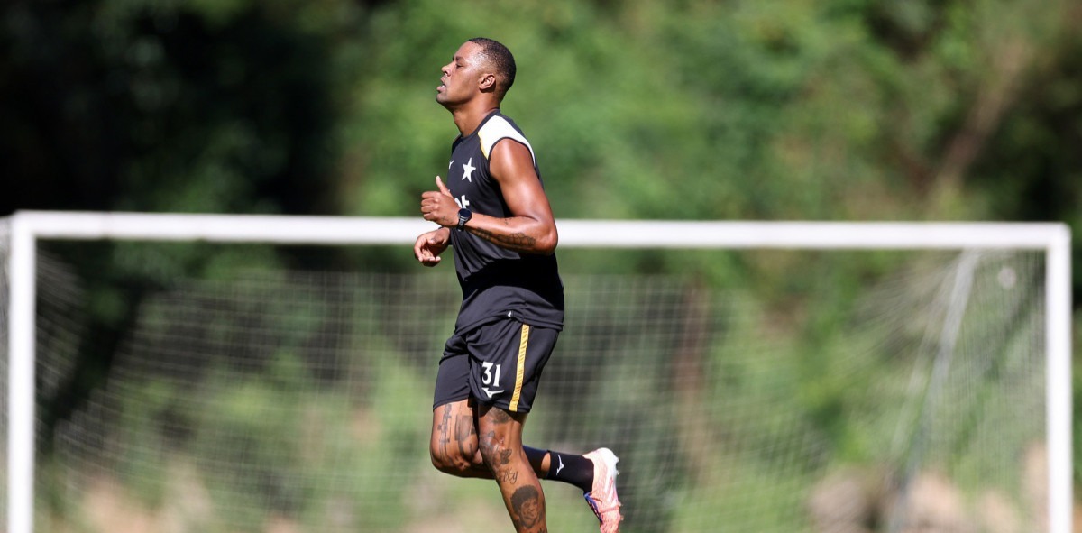 Zagueiro araraquarense do Botafogo avança na recuperação e mira retorno aos gramados