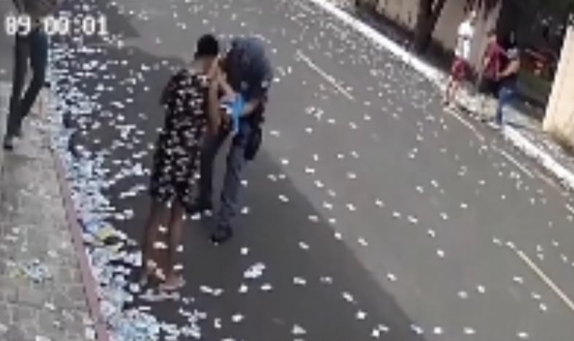 VÍDEO: PM salva bebê de 1 mês engasgado após pedido desesperado dos pais em Santa Lúcia