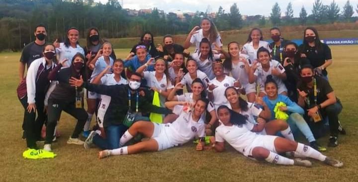 Guerreiras Grenás avançam de fase no Brasileiro sub-18