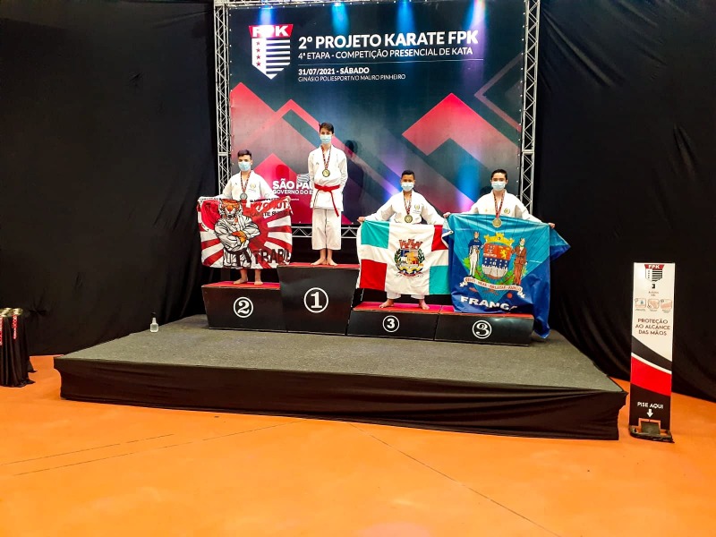 Trabijuenses conquistam medalhas em Campeonato Paulista de Karatê
