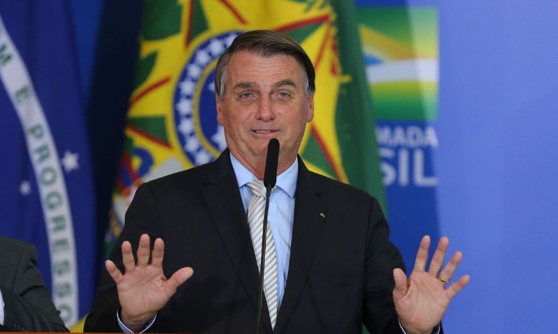 Bolsonaro recua e diz: "Nunca tive nenhuma intenção de agredir quaisquer dos Poderes"
