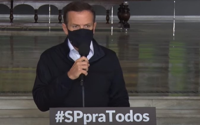 Governo Doria anuncia volta obrigatória para aulas presenciais