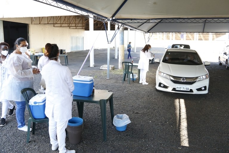 Após carnaval, vacinação contra Covid-19 retoma em Araraquara