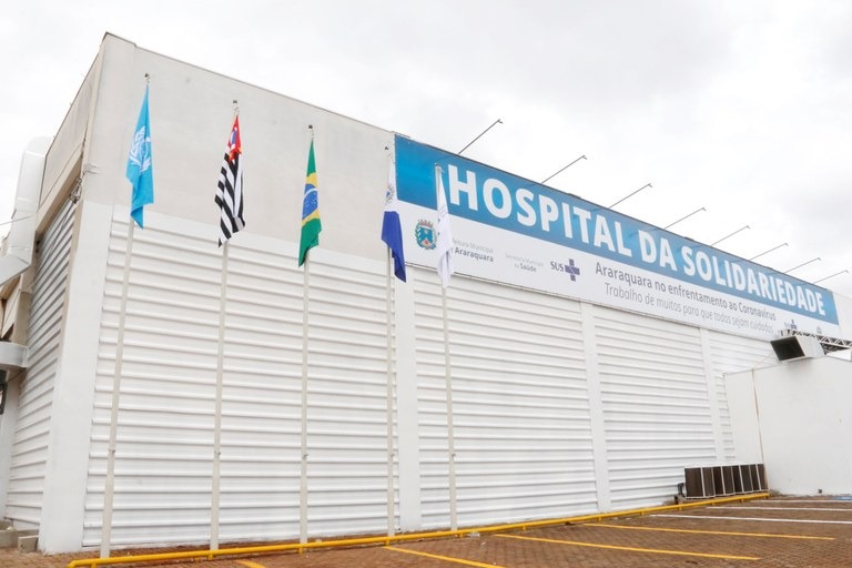 Saúde inicia atendimento de casos suspeitos de dengue no hospital de campanha