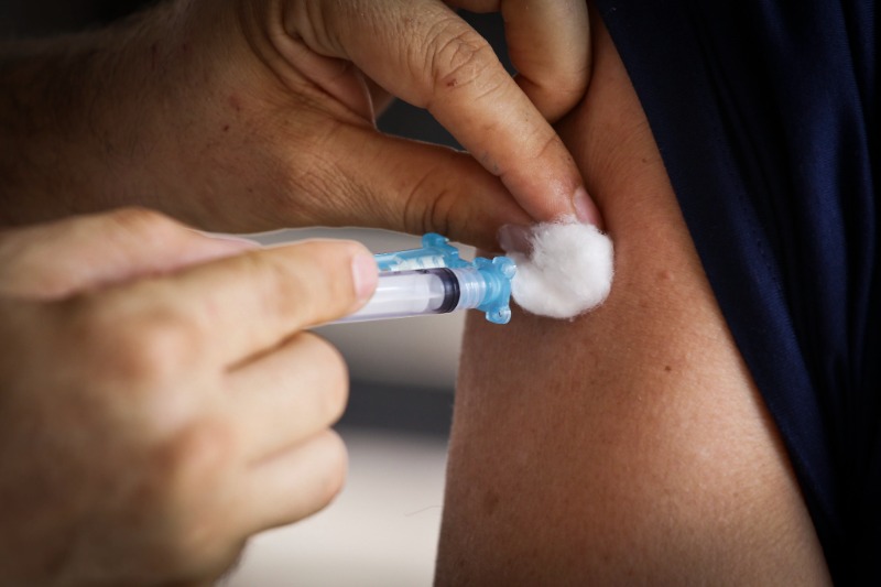 Araraquara anuncia quarta dose da vacina contra a Covid; veja quem toma