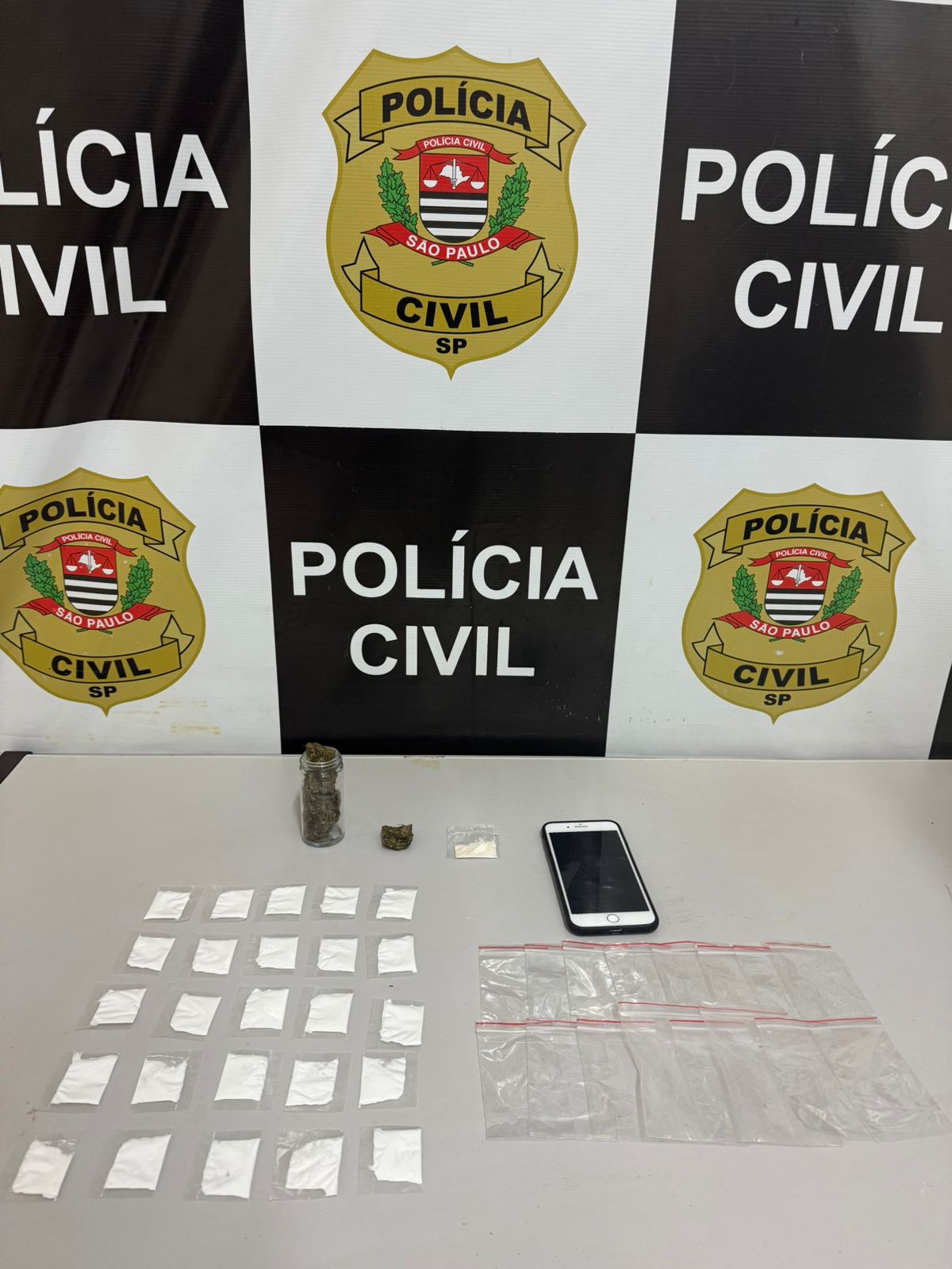 Foto: Divulgação/Polícia Civil/Apreensões de Entorpecentes Na Casa do Homem Envolvido do PCC