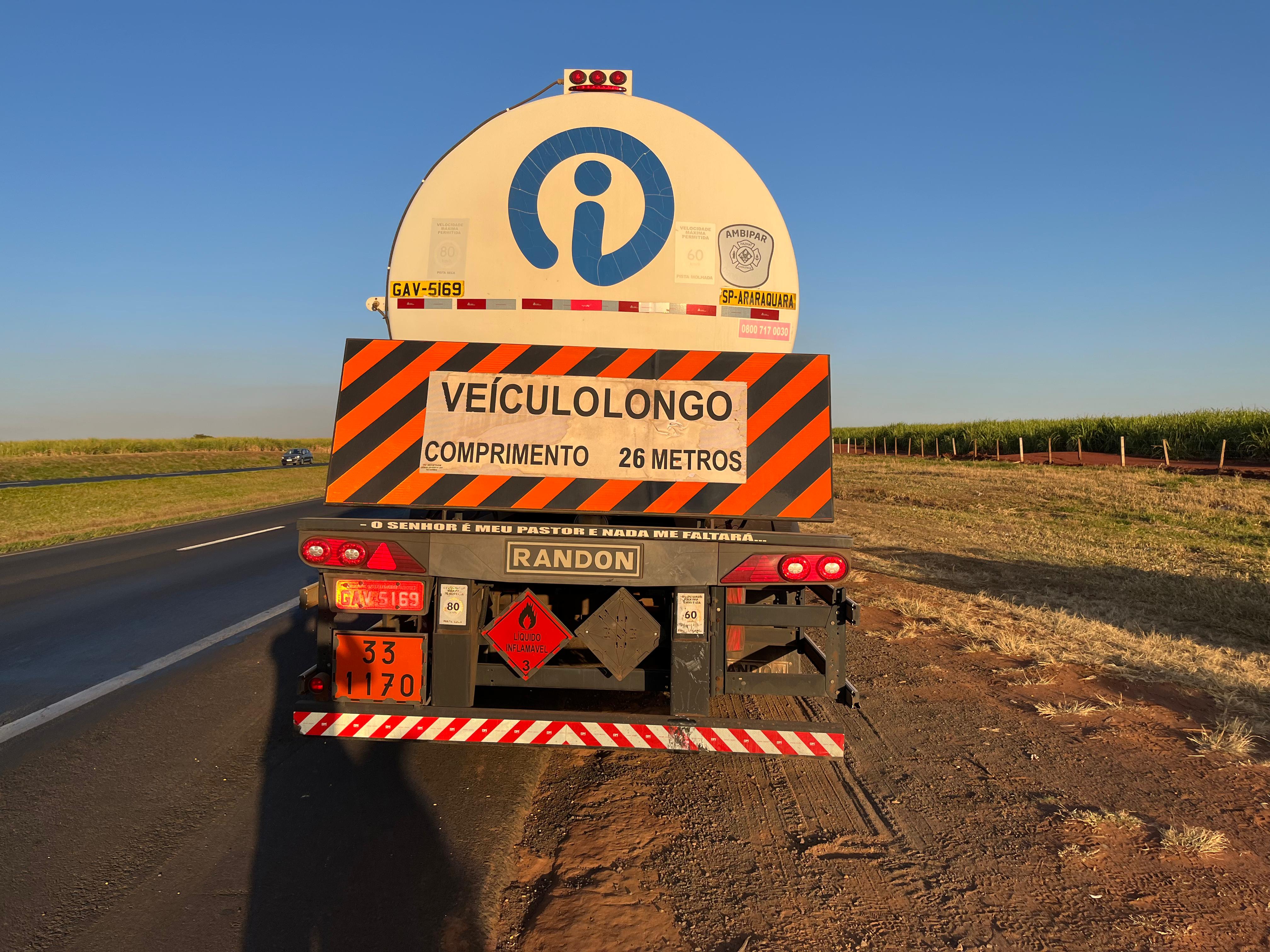 Foto: Flavio Fernandes/Araraquara Agora/Caminhão Parado Dois Km A Frente da Colisão