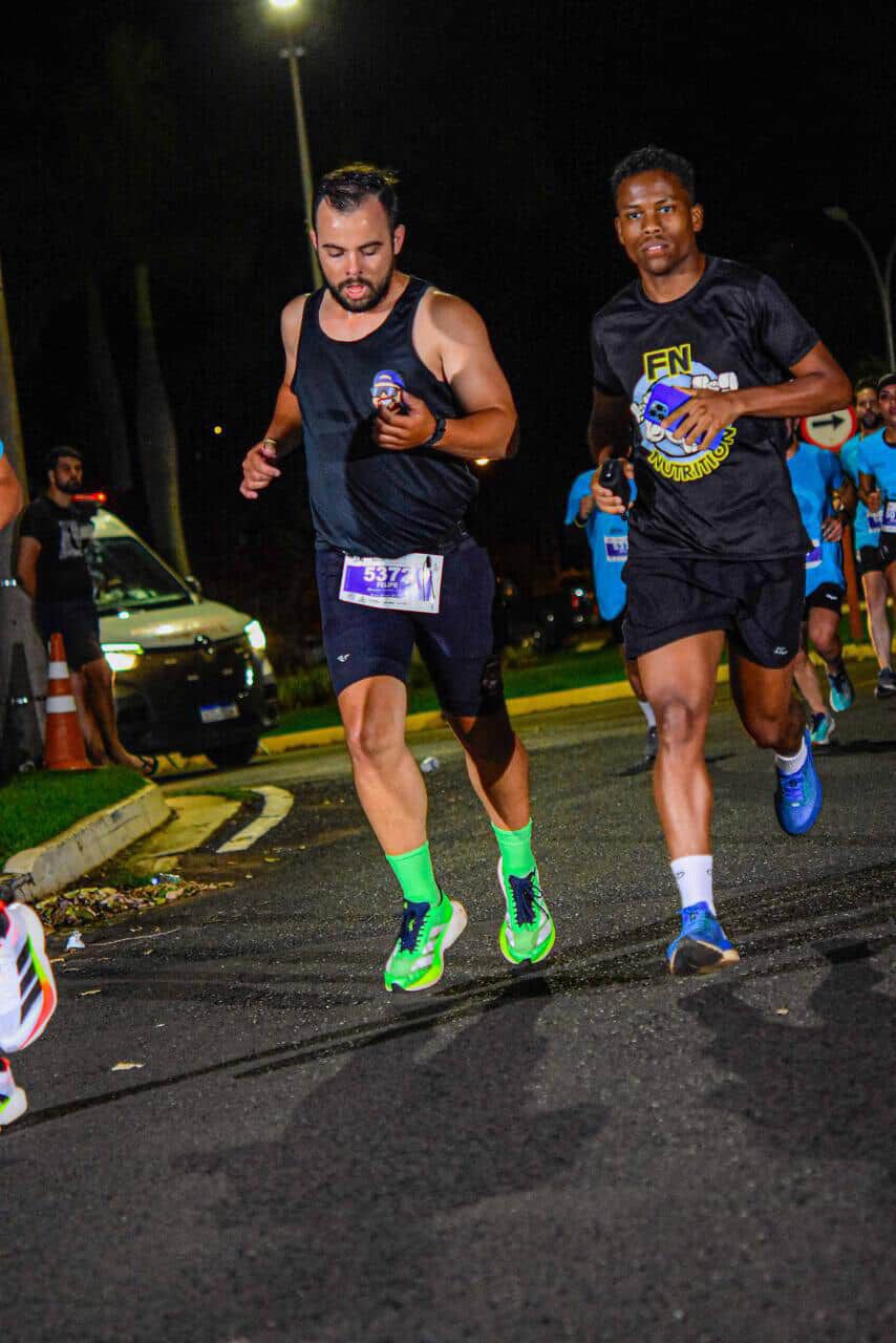 Foto: Redes Sociais/Felipe e Vitinho Amigos Inseparáveis Correndo Juntos Em Uma Corrida Amadora