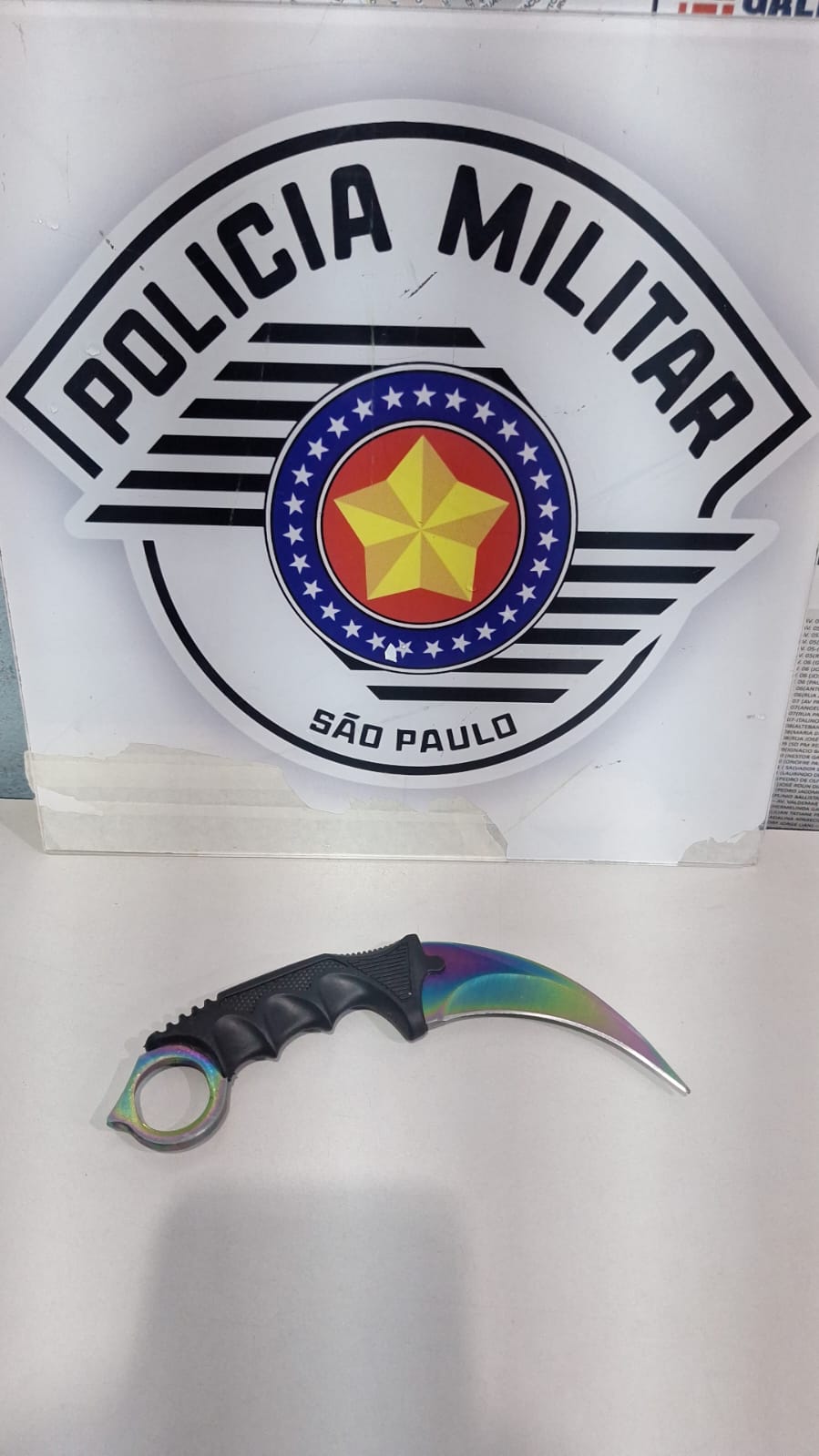 Arma branca localizada com o suspeito foi apreendida pela Polícia Civil
