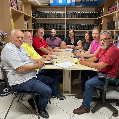 Oposição formada por vereadores do PT, MDB e PCdoB.  