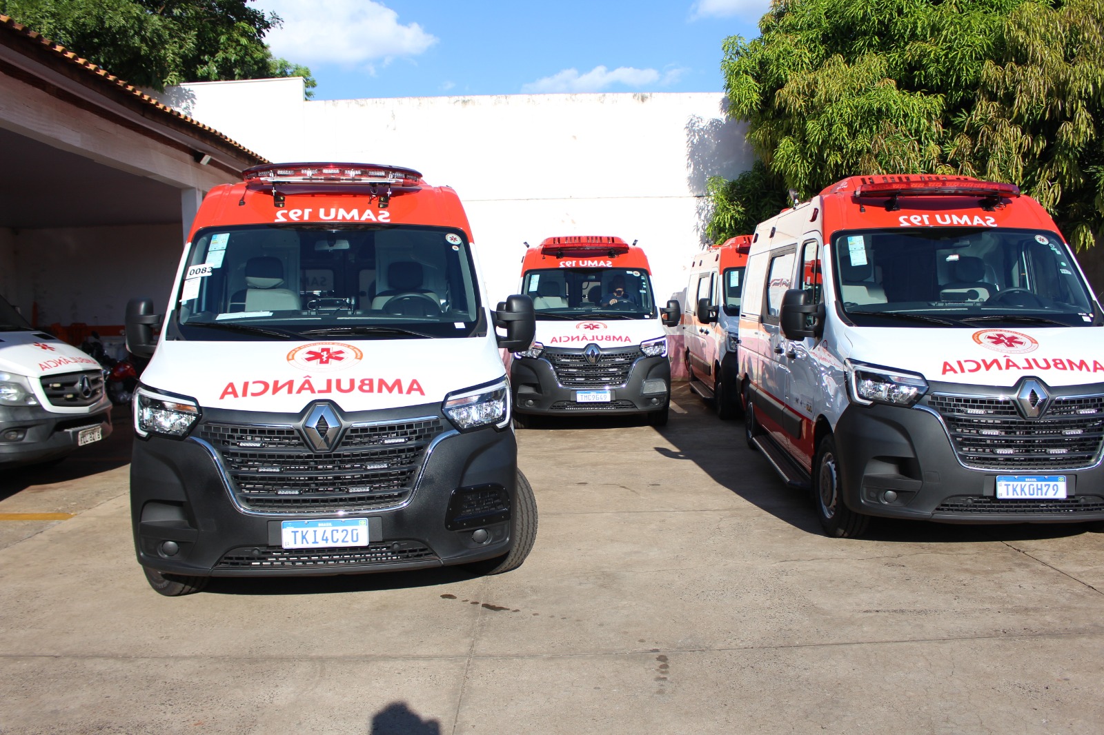 São cinco novas ambulâncias  