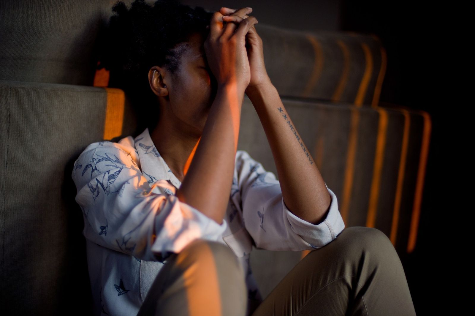 Último boletim epidemiológico de 2021 também mostrou que houve um aumento de 81% na mortalidade de adolescentes, com o suicídio sendo a 3ª causa de morte entre os jovens de 15 a 19 anos.