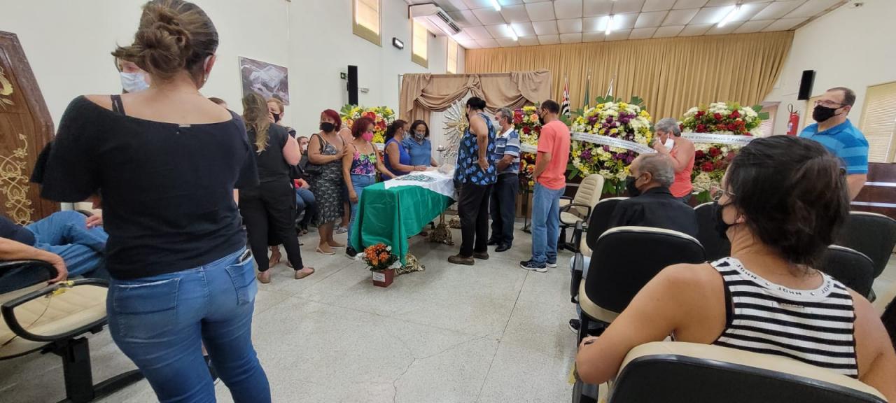 Foto 2 de 16 — Parte Zé Neto, fica o legado; o adeus ao eterno professor