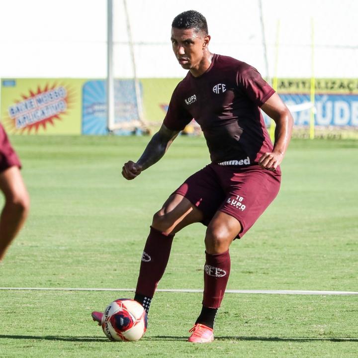 Foto 1 de 1 — Zagueiro Didi deve retornar à Ferroviária para o Paulistão 2022