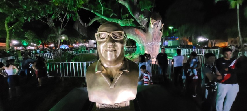 Foto 4 de 49 — Primeira noite do Esperança Luz encanta multidão em Boa Esperança