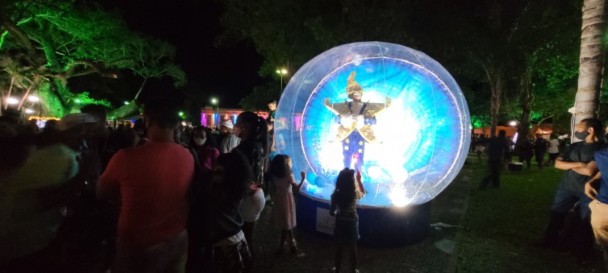Foto 15 de 49 — Primeira noite do Esperança Luz encanta multidão em Boa Esperança