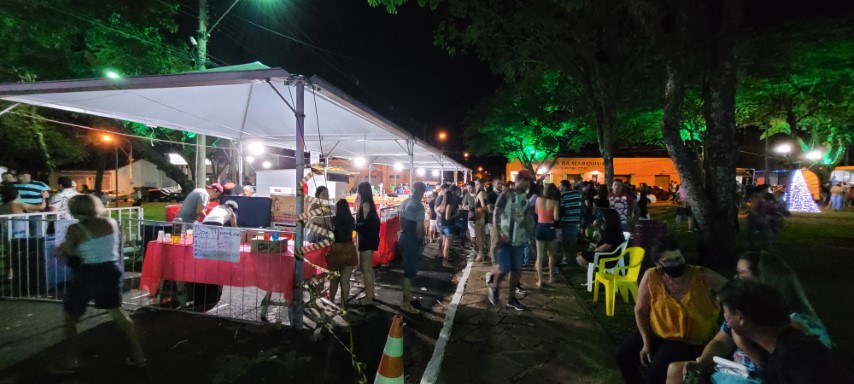 Foto 18 de 49 — Primeira noite do Esperança Luz encanta multidão em Boa Esperança