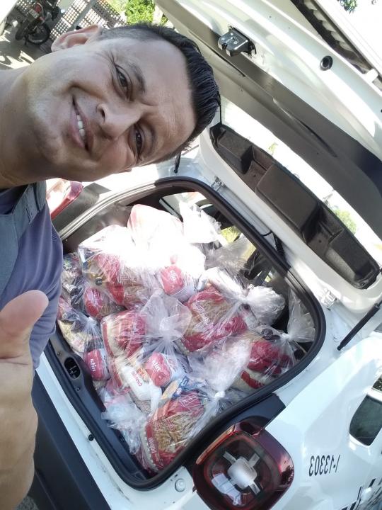 Foto 1 de 31 — Campanha Natal Solidário entrega 250 cestas básicas em Américo Brasiliense