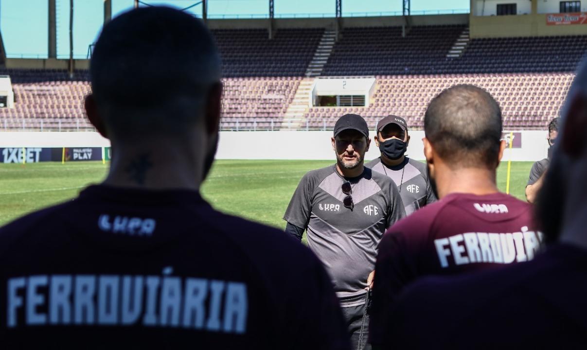 Foto 1 de 1 — Ferroviária realiza último jogo-treino contra o Mirassol