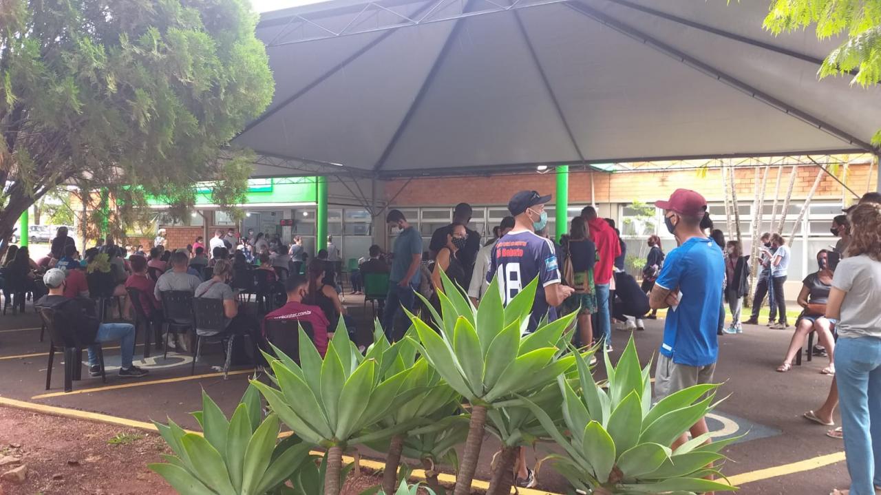 Foto 5 de 7 — Primeiro dia do “Gripário” da Unimed é marcado por fila e reclamações