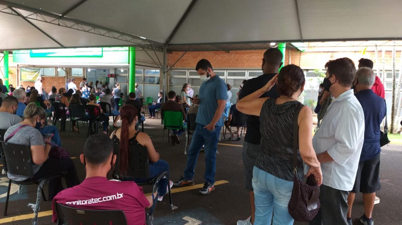 Foto 1 de 7 — Primeiro dia do “Gripário” da Unimed é marcado por fila e reclamações