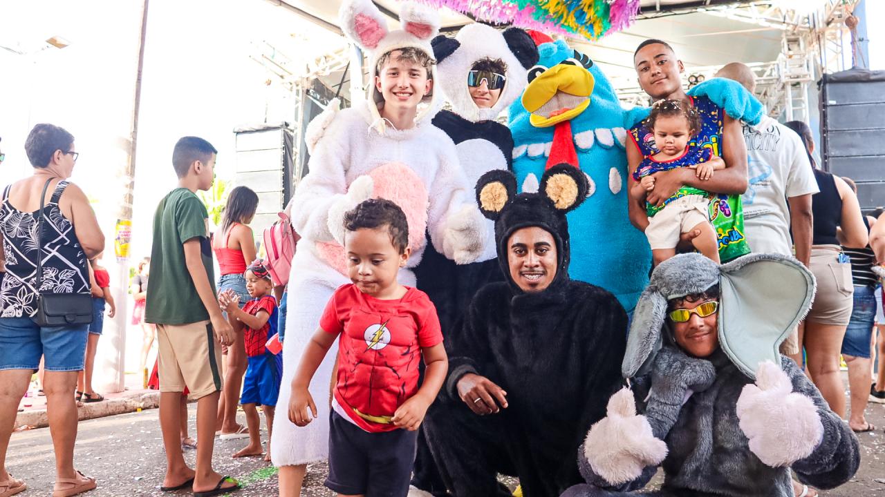 Foto 21 de 60 — Matinê Infantil e Banda Obahia agitam domingo de Carnaval em Trabiju; veja fotos