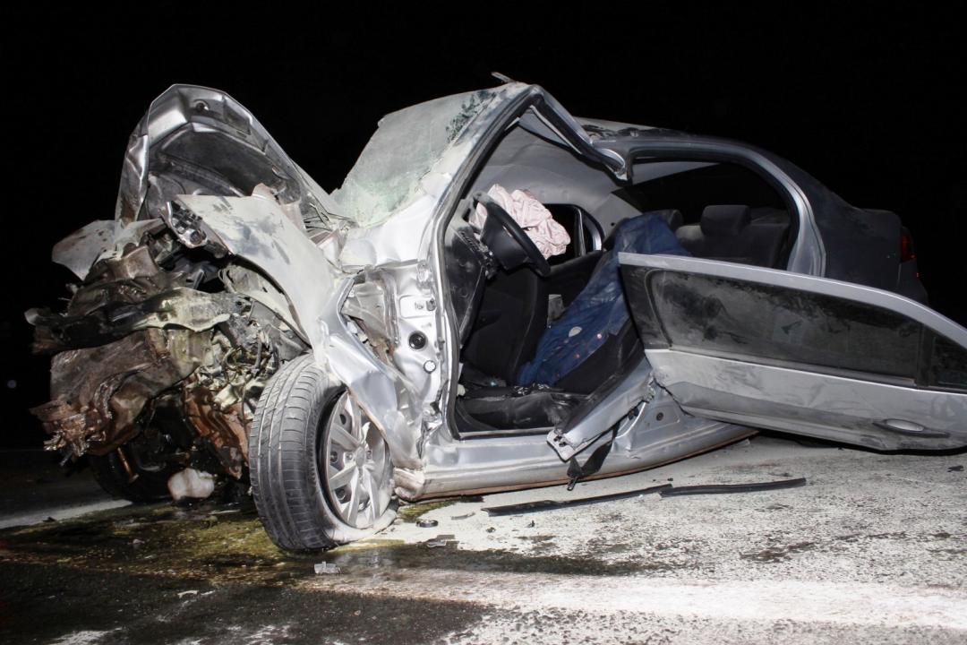 Foto 1 de 5 — Motorista fica preso às ferragens após grave acidente na Rodovia Washington Luís, em Matão