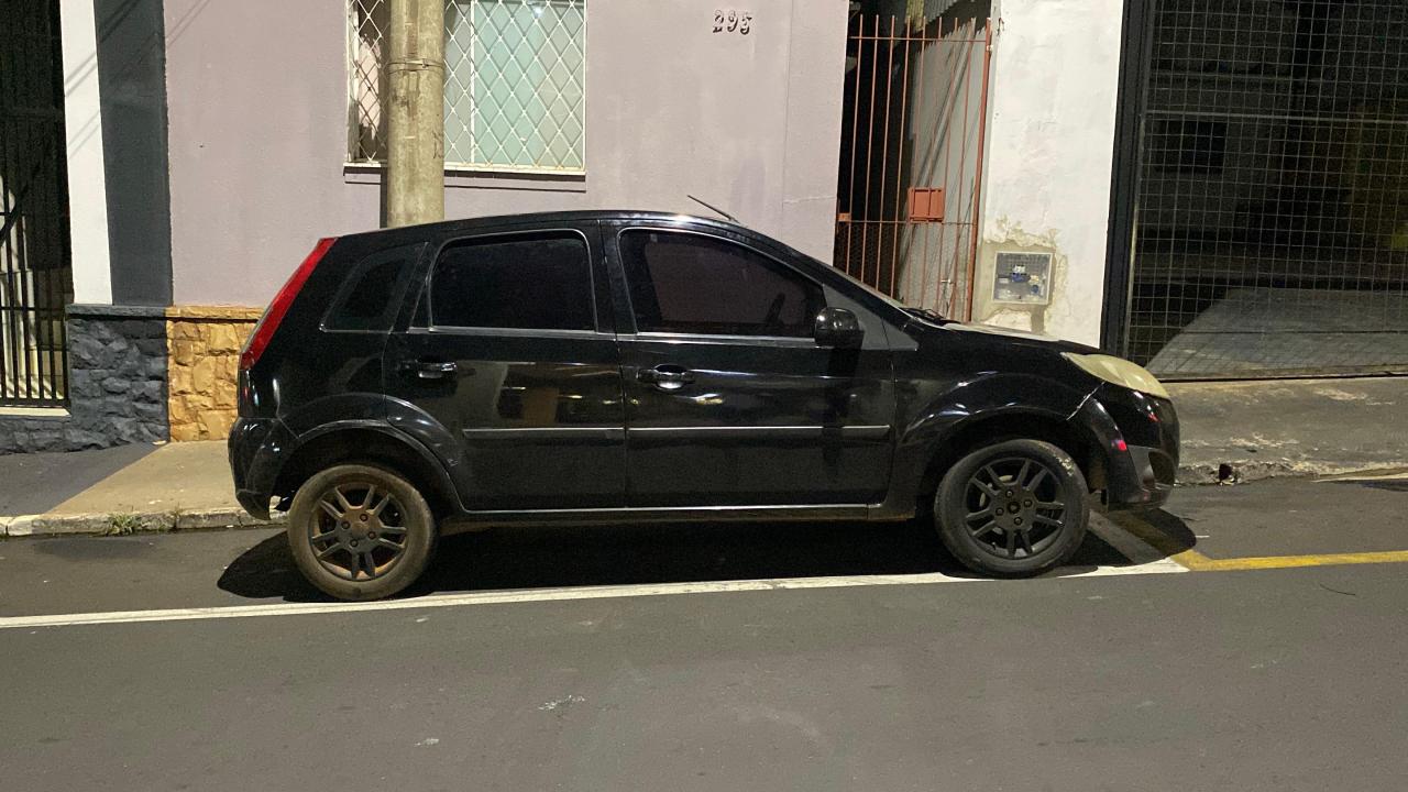Foto 1 de 5 — TOR prende homem com 15 tijolos de maconha na SP-255 em Boa Esperança do Sul