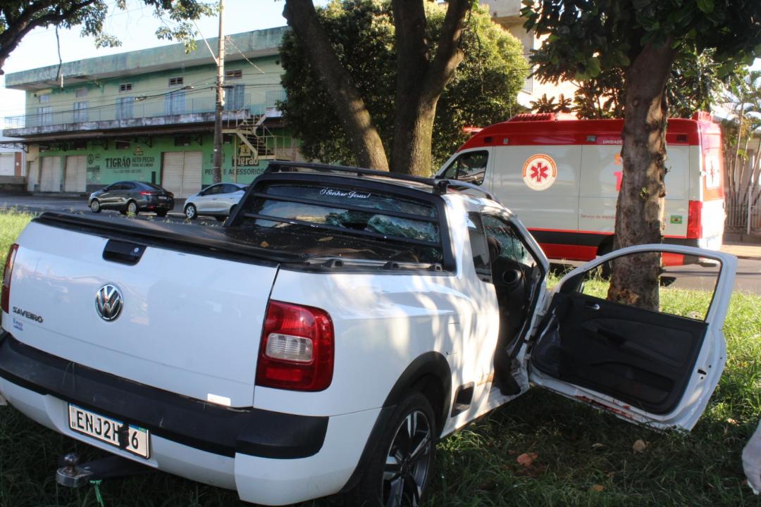 Foto 4 de 6 — Acidente deixa casal gravemente ferido