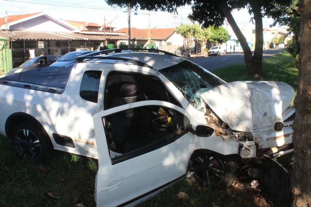 Foto 2 de 6 — Acidente deixa casal gravemente ferido