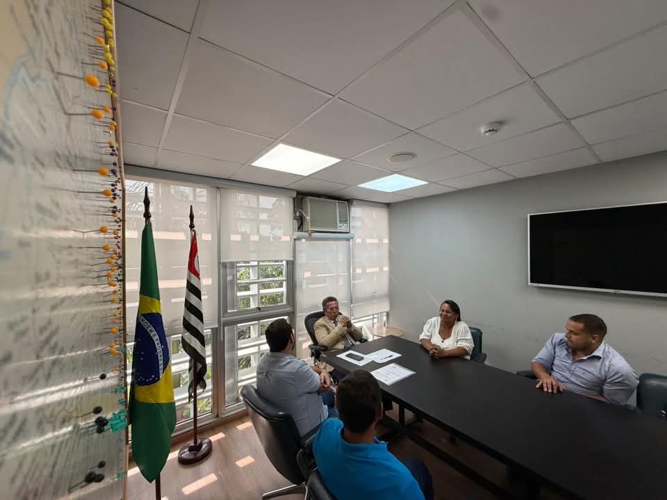 Foto 14 de 20 — Trabiju leva demandas ao deputado Carlão Pignatari na Alesp