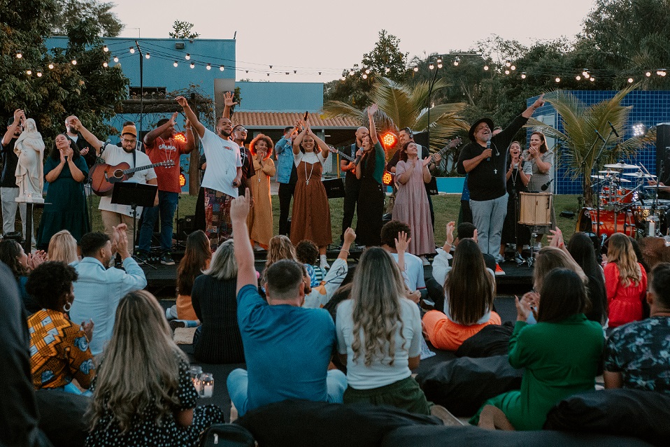 Foto 4 de 5 — Comunidade Gerados pela Imaculada grava ‘Luau da Imaculada II’ em Araraquara; participe ao vivo