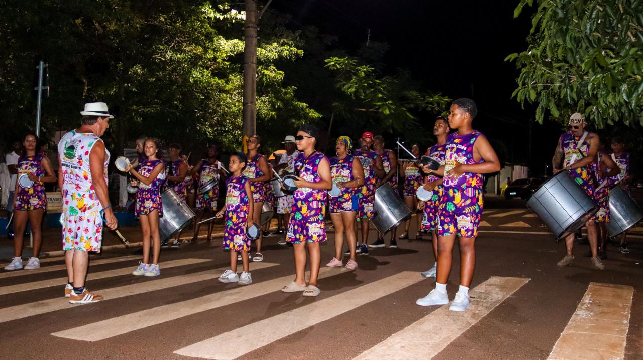 Foto 10 de 156 — Unidos do Centenário e Homem de Lata fazem festa em Trabiju; veja fotos