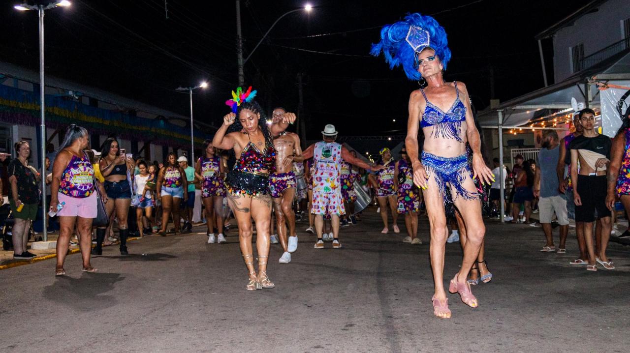 Foto 27 de 156 — Unidos do Centenário e Homem de Lata fazem festa em Trabiju; veja fotos