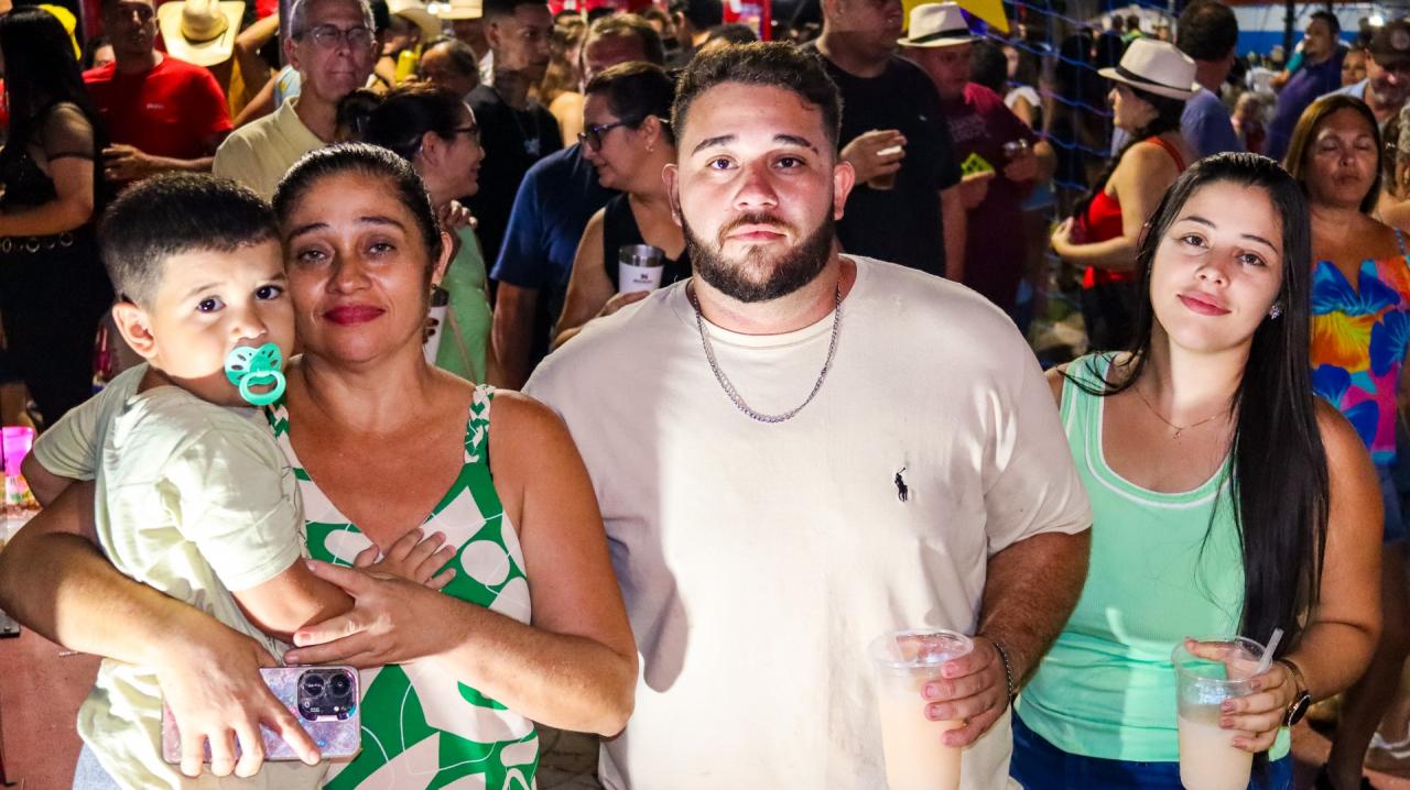 Foto 102 de 156 — Unidos do Centenário e Homem de Lata fazem festa em Trabiju; veja fotos