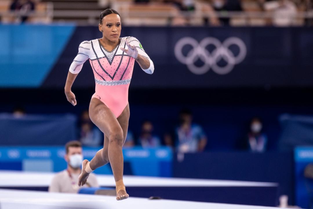 Foto 3 de 7 — Rebeca Andrade conquista ouro inédito para o Brasil no salto
