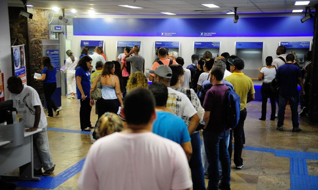 Caixa libera abono do PIS/Pasep a partir desta quinta; confira o calendário